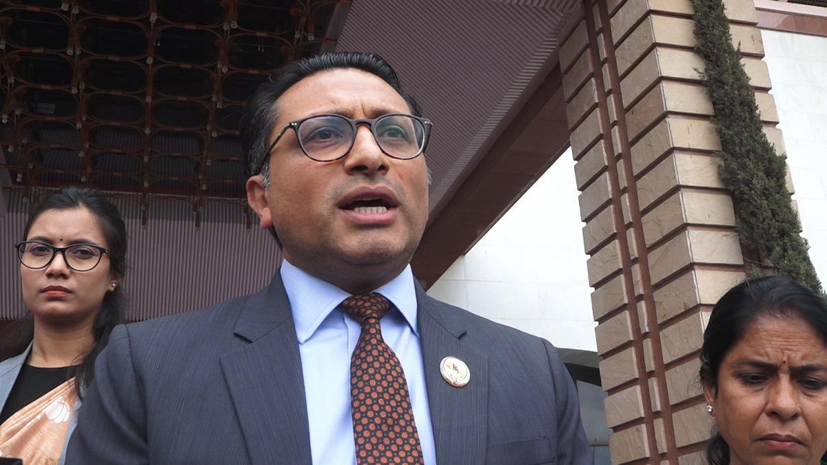 तीन दलको लेनदेनको विषयले संसद् बन्धक बनाइनु हुँदैन : स्वर्णिम वाग्ले 